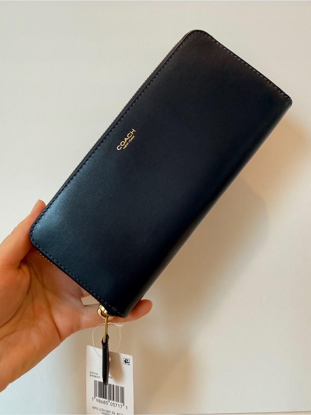 NWT Coach New York Calf Leather Slim Accordion Zip Wallet CCY19 - B4/Navy